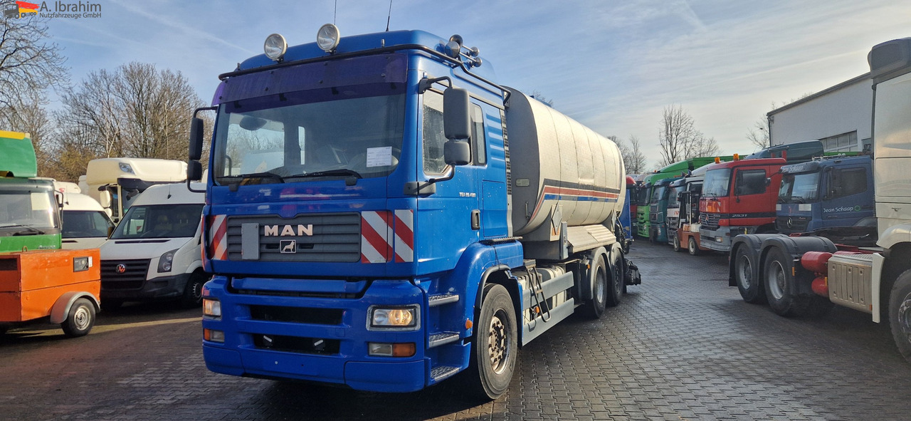 MAN TGA Asphaltspritze Schäfer 20 000 Liters - Kamion cisterna: slika 1 MAN TGA Asphaltspritze Schäfer 20 000 Liters - Kamion cisterna: slika 1