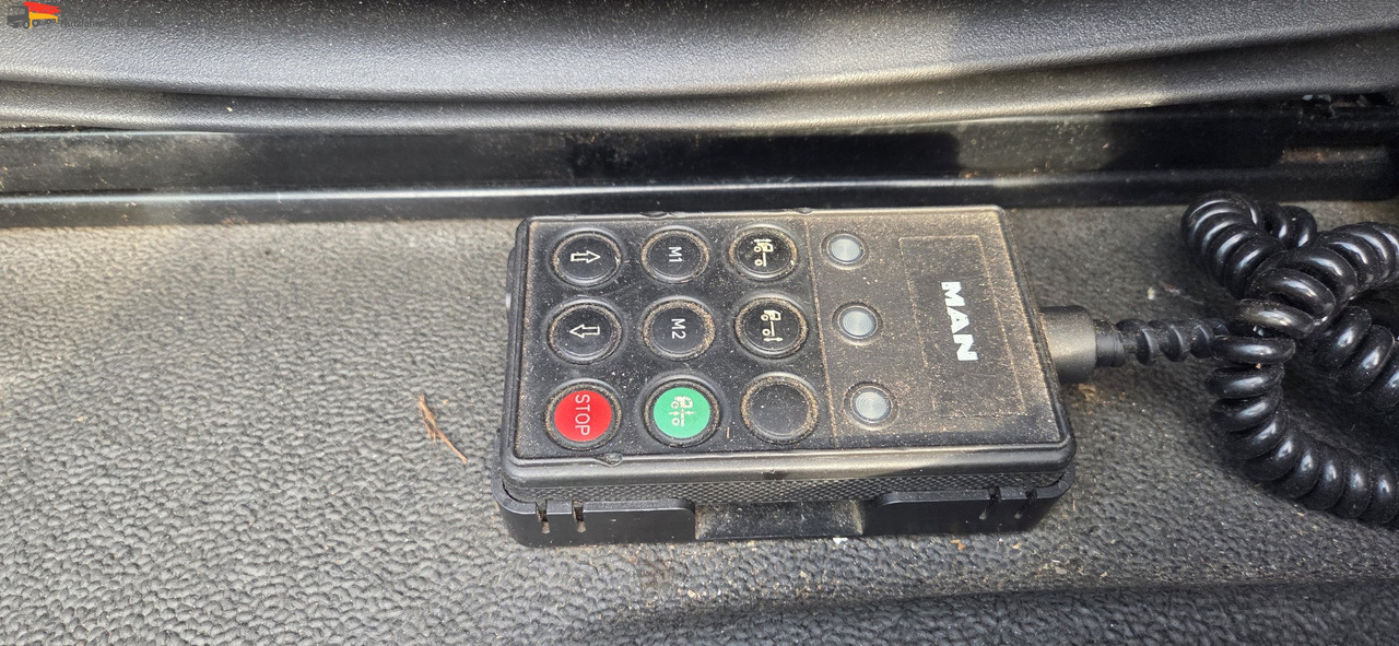 MAN TGM 18.290 Carrier Supra 950 U | LBW | 2 Kammer MT | Schneeketten - Hladnjača: slika 4 MAN TGM 18.290 Carrier Supra 950 U | LBW | 2 Kammer MT | Schneeketten - Hladnjača: slika 4