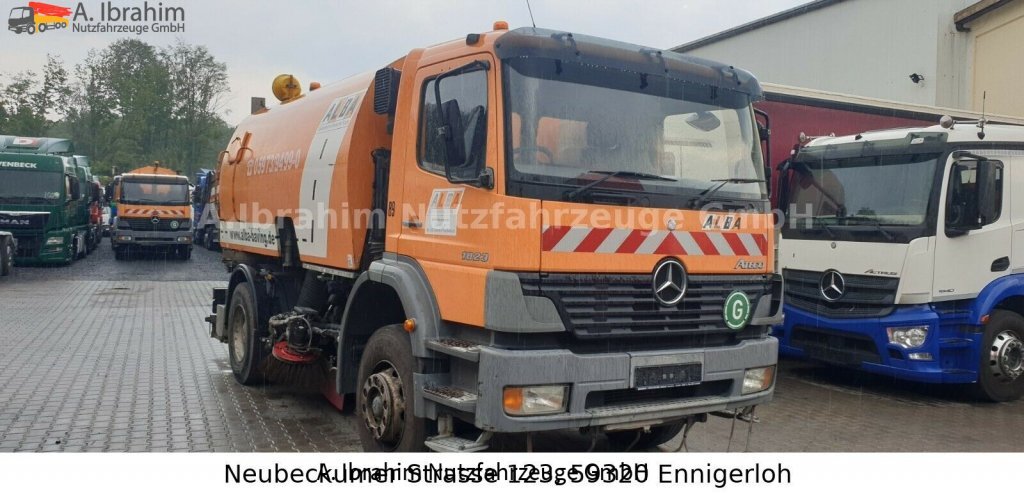 Mercedes-Benz 1823 DB 1823,Optifant 70, 3677 h Betriebsst., 2 Motors, 3 Pedals - Autočistilica: slika 1 Mercedes-Benz 1823 DB 1823,Optifant 70, 3677 h Betriebsst., 2 Motors, 3 Pedals - Autočistilica: slika 1
