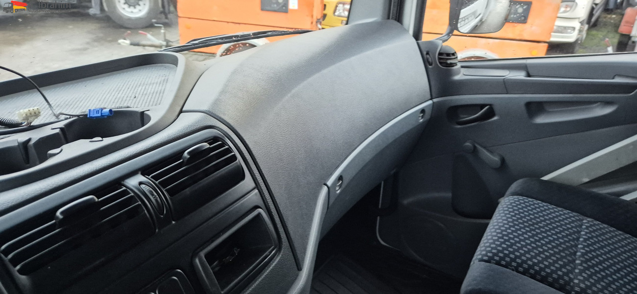 Mercedes-Benz 818L LBW, Luftfederung - Dostavno vozilo sa zatvorenim sandukom: slika 3 Mercedes-Benz 818L LBW, Luftfederung - Dostavno vozilo sa zatvorenim sandukom: slika 3