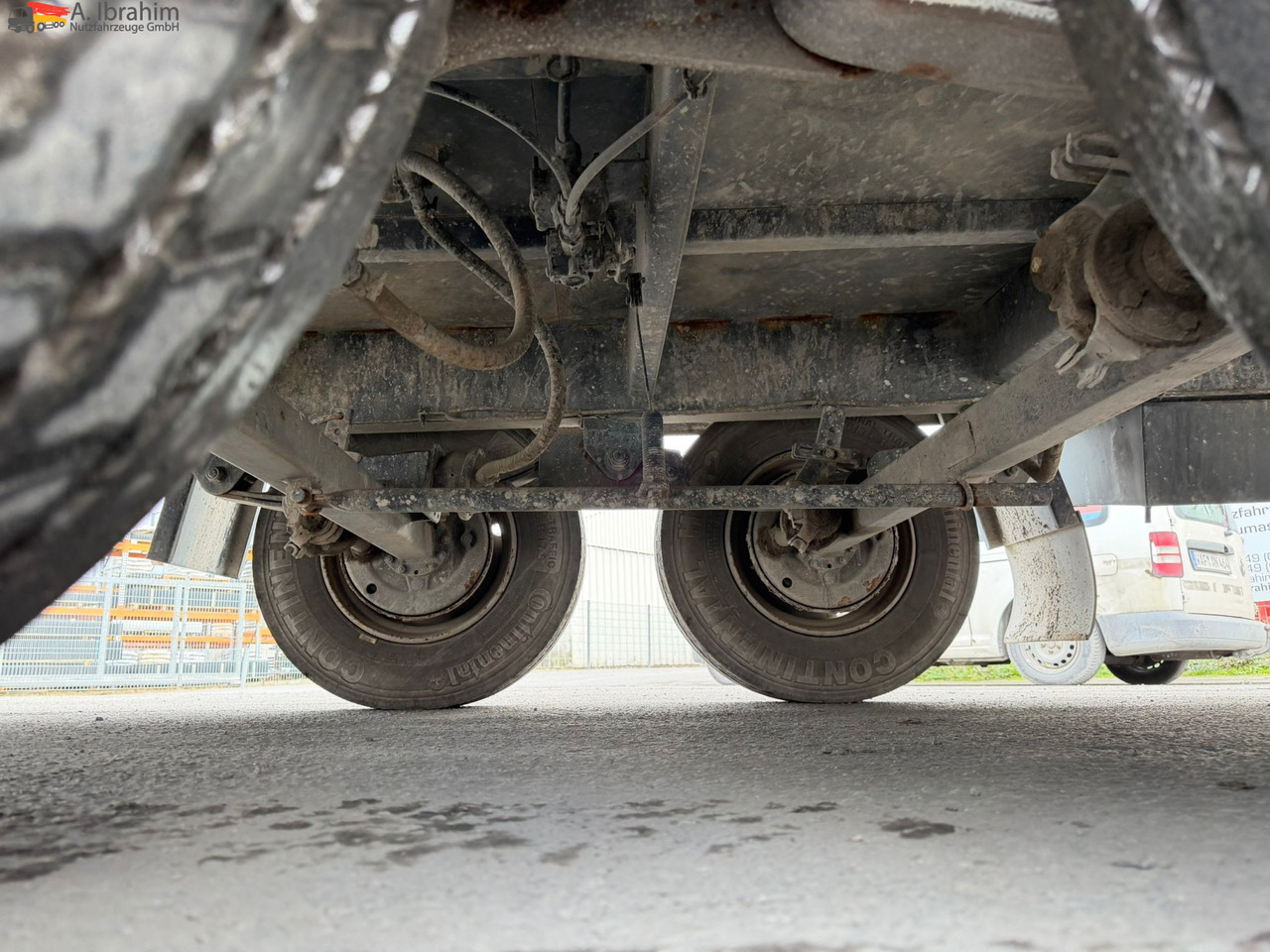 Obermaier TUE110 SDAH Tieflader | | Trommelbremse | Rampen | 7.2 Plattform | Stützfuß vorne - Niska prikolica za prevoz: slika 4 Obermaier TUE110 SDAH Tieflader | | Trommelbremse | Rampen | 7.2 Plattform | Stützfuß vorne - Niska prikolica za prevoz: slika 4