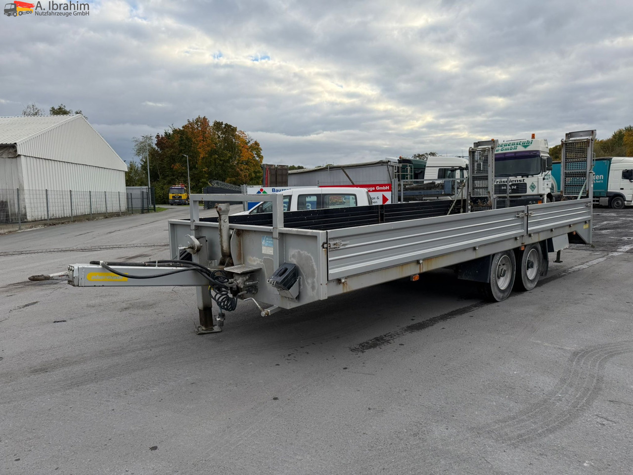 Obermaier TUE110 SDAH Tieflader | | Trommelbremse | Rampen | 7.2 Plattform | Stützfuß vorne - Niska prikolica za prevoz: slika 1 Obermaier TUE110 SDAH Tieflader | | Trommelbremse | Rampen | 7.2 Plattform | Stützfuß vorne - Niska prikolica za prevoz: slika 1