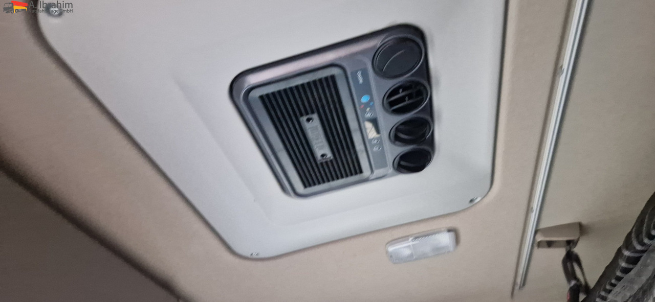 Scania R410 Retarder, Klima, Standklima Top Zustand!! - Kamion sa ceradom: slika 4 Scania R410 Retarder, Klima, Standklima Top Zustand!! - Kamion sa ceradom: slika 4