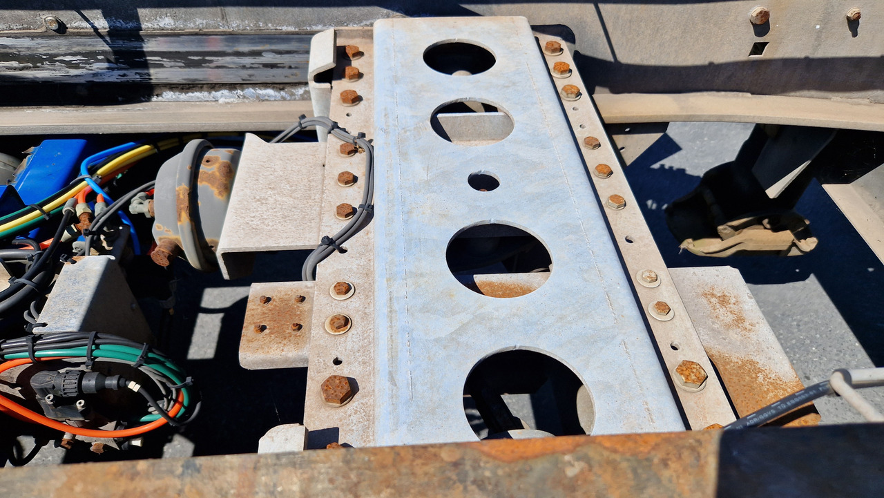 Schmitz SCF 24G Slider - Poluprikolica za prevoz kontejnera/ Poluprikolica sa promenjivim sandukom: slika 2 Schmitz SCF 24G Slider - Poluprikolica za prevoz kontejnera/ Poluprikolica sa promenjivim sandukom: slika 2