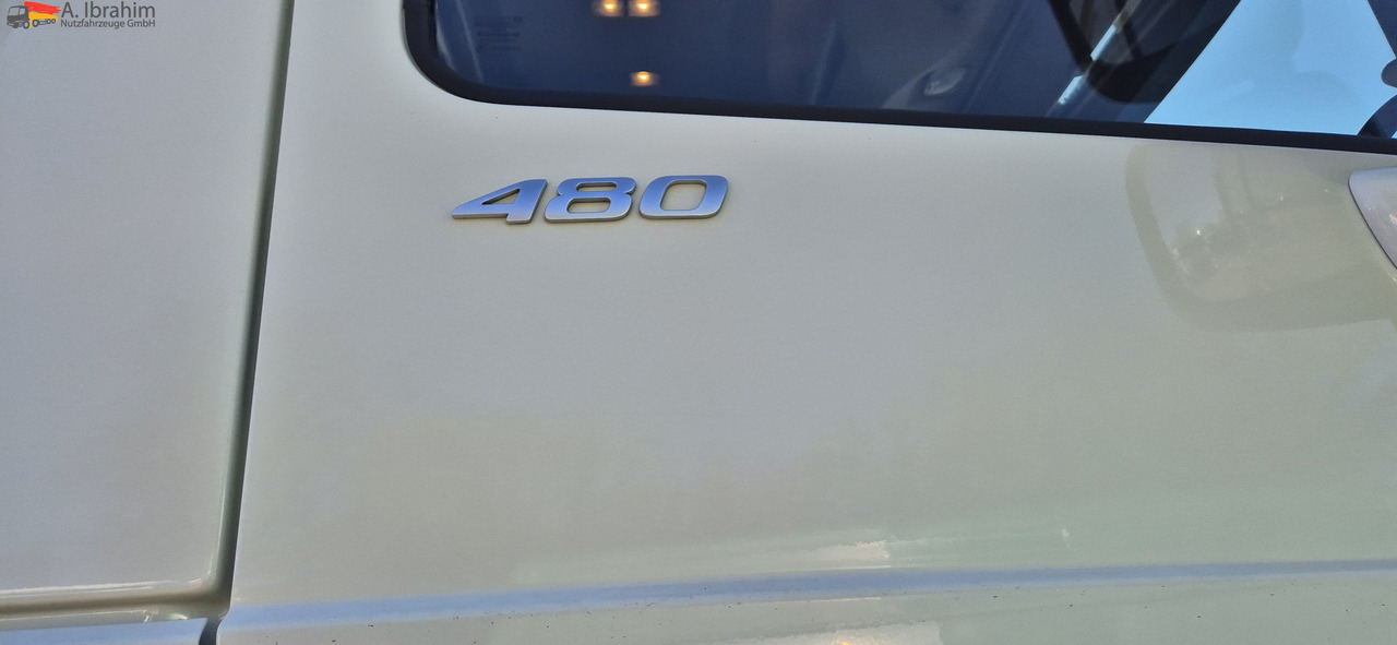 Daf XF 480 FT einsatzbereit Vollspoiler, Retarder 2xTank - Tegljač: slika 5 Daf XF 480 FT einsatzbereit Vollspoiler, Retarder 2xTank - Tegljač: slika 5