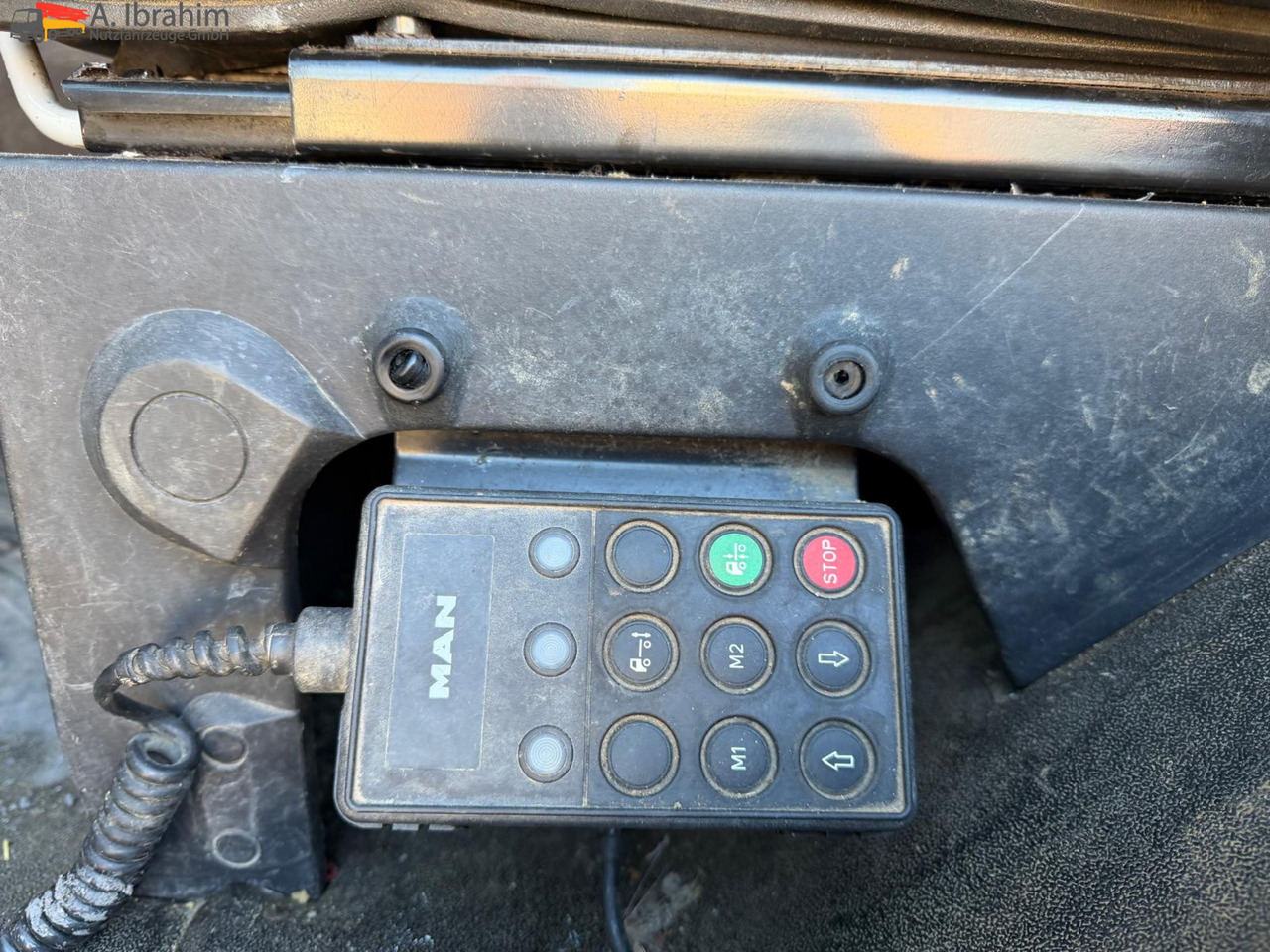 MAN 26.464 6x4 | Retarder | Klima | Schaltgetriebe | 3 Pedals - Tegljač: slika 4 MAN 26.464 6x4 | Retarder | Klima | Schaltgetriebe | 3 Pedals - Tegljač: slika 4