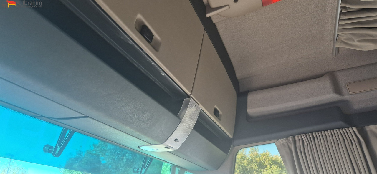 MAN TGX 18.500 Retarder | Standklima | XXL | 2x Tank | LED | deutsches Fahrzeug - Tegljač: slika 5 MAN TGX 18.500 Retarder | Standklima | XXL | 2x Tank | LED | deutsches Fahrzeug - Tegljač: slika 5