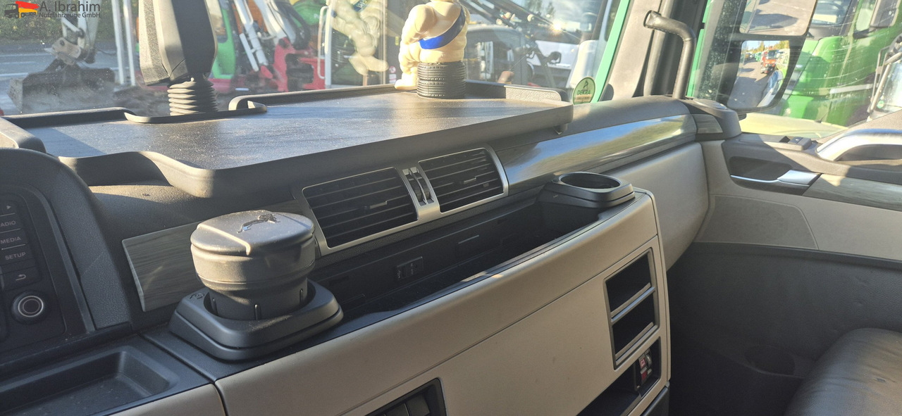 MAN TGX 18.500 Retarder | Standklima | XXL | 2x Tank | LED | deutsches Fahrzeug - Tegljač: slika 4 MAN TGX 18.500 Retarder | Standklima | XXL | 2x Tank | LED | deutsches Fahrzeug - Tegljač: slika 4