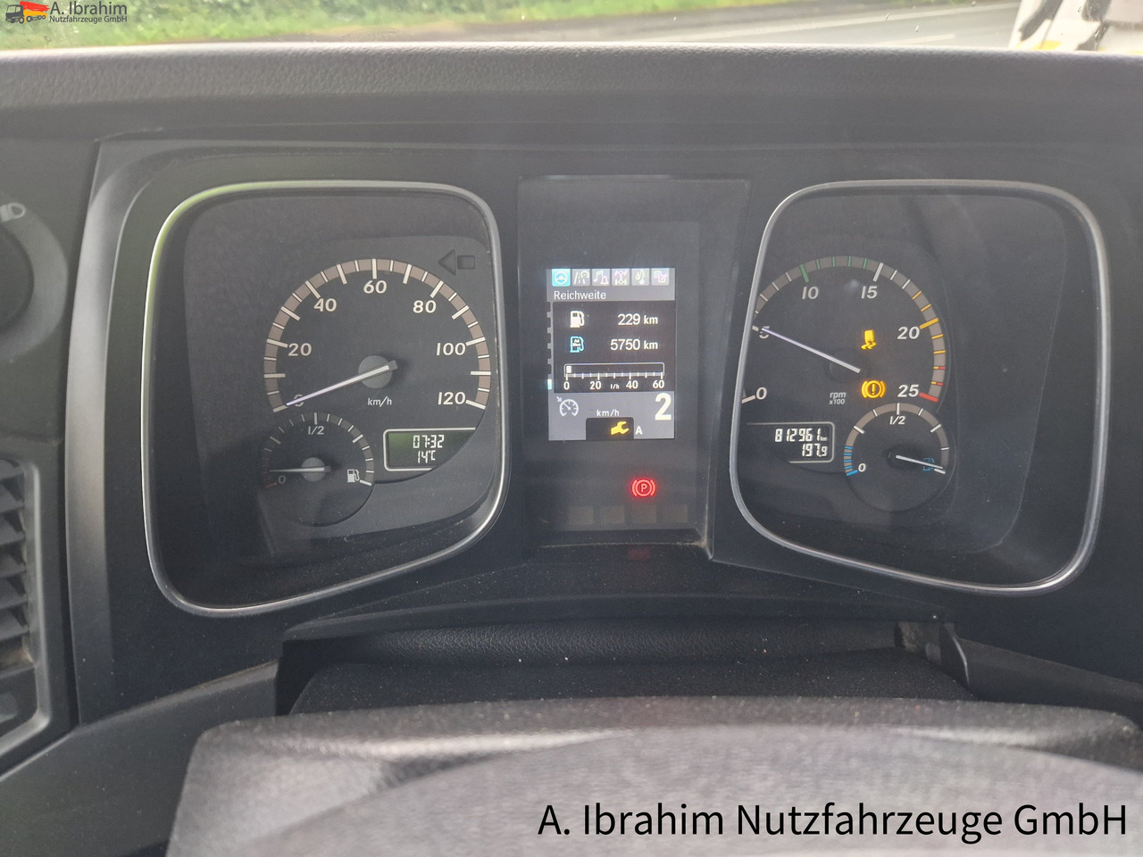 Mercedes-Benz 1845 Retarder Klima, Kühlschrank deutsches Fahrzeug - Tegljač: slika 3 Mercedes-Benz 1845 Retarder Klima, Kühlschrank deutsches Fahrzeug - Tegljač: slika 3