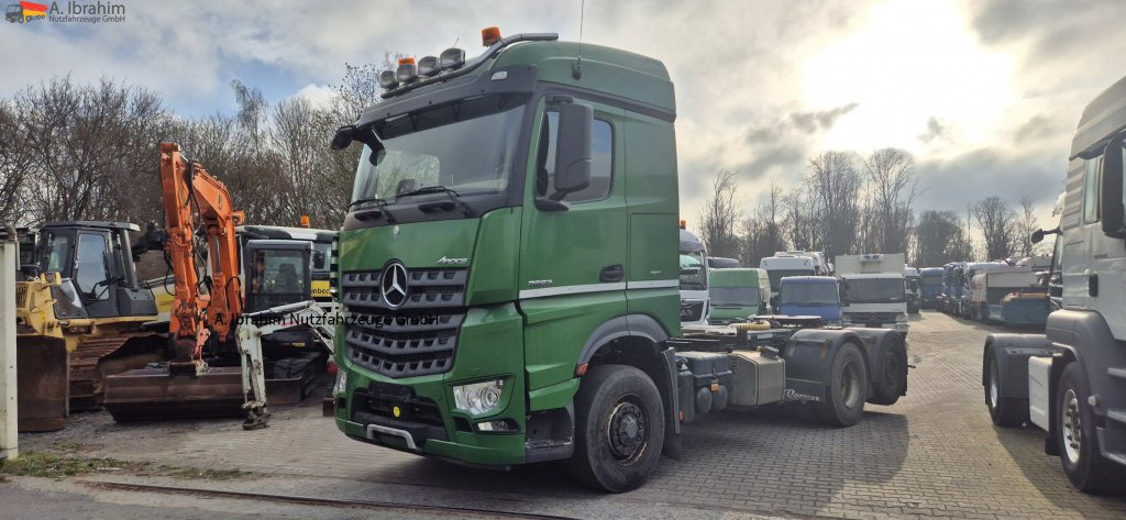 Mercedes-Benz DB 2853 4x4x2H - Tegljač: slika 1 Mercedes-Benz DB 2853 4x4x2H - Tegljač: slika 1
