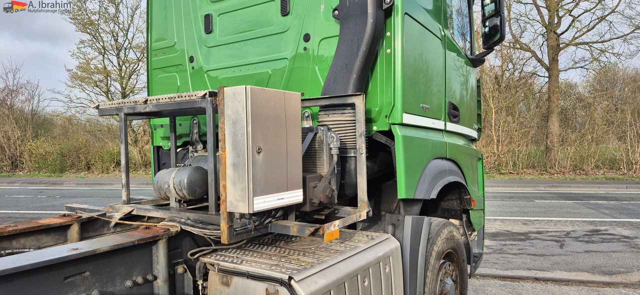 Mercedes-Benz DB 2853 4x4x2H Retarder - Tegljač: slika 4 Mercedes-Benz DB 2853 4x4x2H Retarder - Tegljač: slika 4