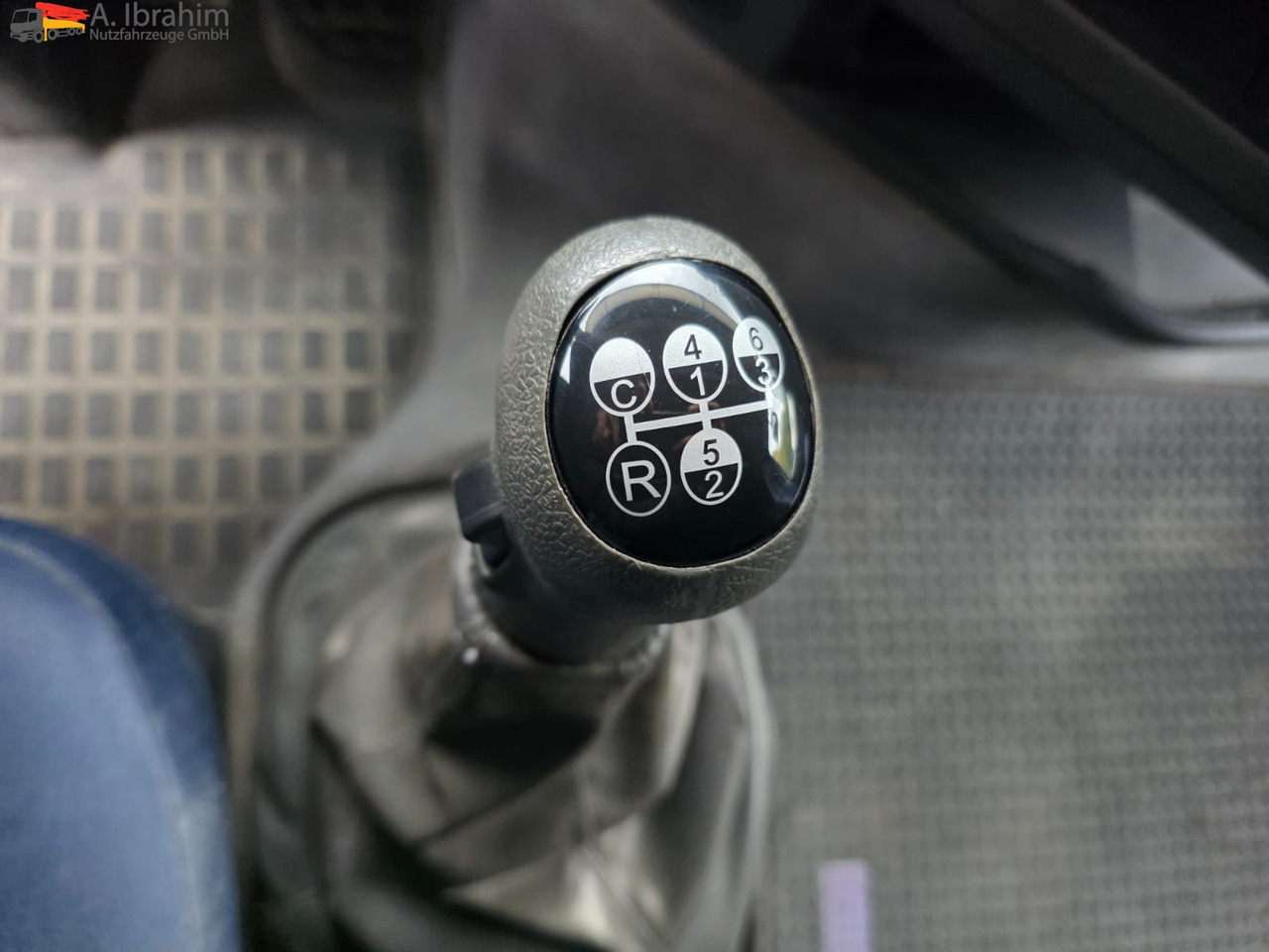 Volvo FH 520 | 6x4 | Schaltgetriebe | Blatt Blatt Klima | Trommelbremse | 3 Pedals - Tegljač: slika 2 Volvo FH 520 | 6x4 | Schaltgetriebe | Blatt Blatt Klima | Trommelbremse | 3 Pedals - Tegljač: slika 2