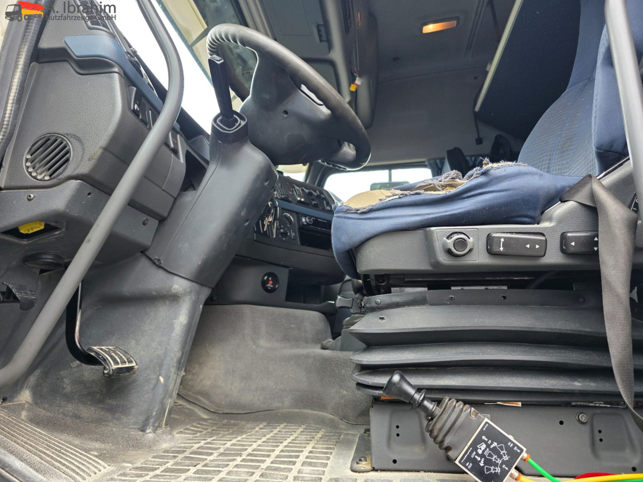 Volvo FH 520 | 6x4 | V8 | Kipphydraulik | Blatt Blatt | Schaltgetriebe | Klima | Trommelbremse | 3 Pedals - Tegljač: slika 3 Volvo FH 520 | 6x4 | V8 | Kipphydraulik | Blatt Blatt | Schaltgetriebe | Klima | Trommelbremse | 3 Pedals - Tegljač: slika 3