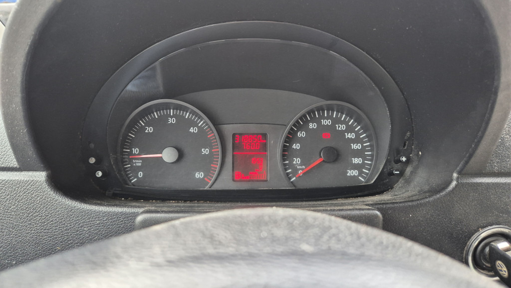 Furgon VW Crafter 2.5 Diesel Rost ja, technisch super, HU neu 01 2025: slika 13
