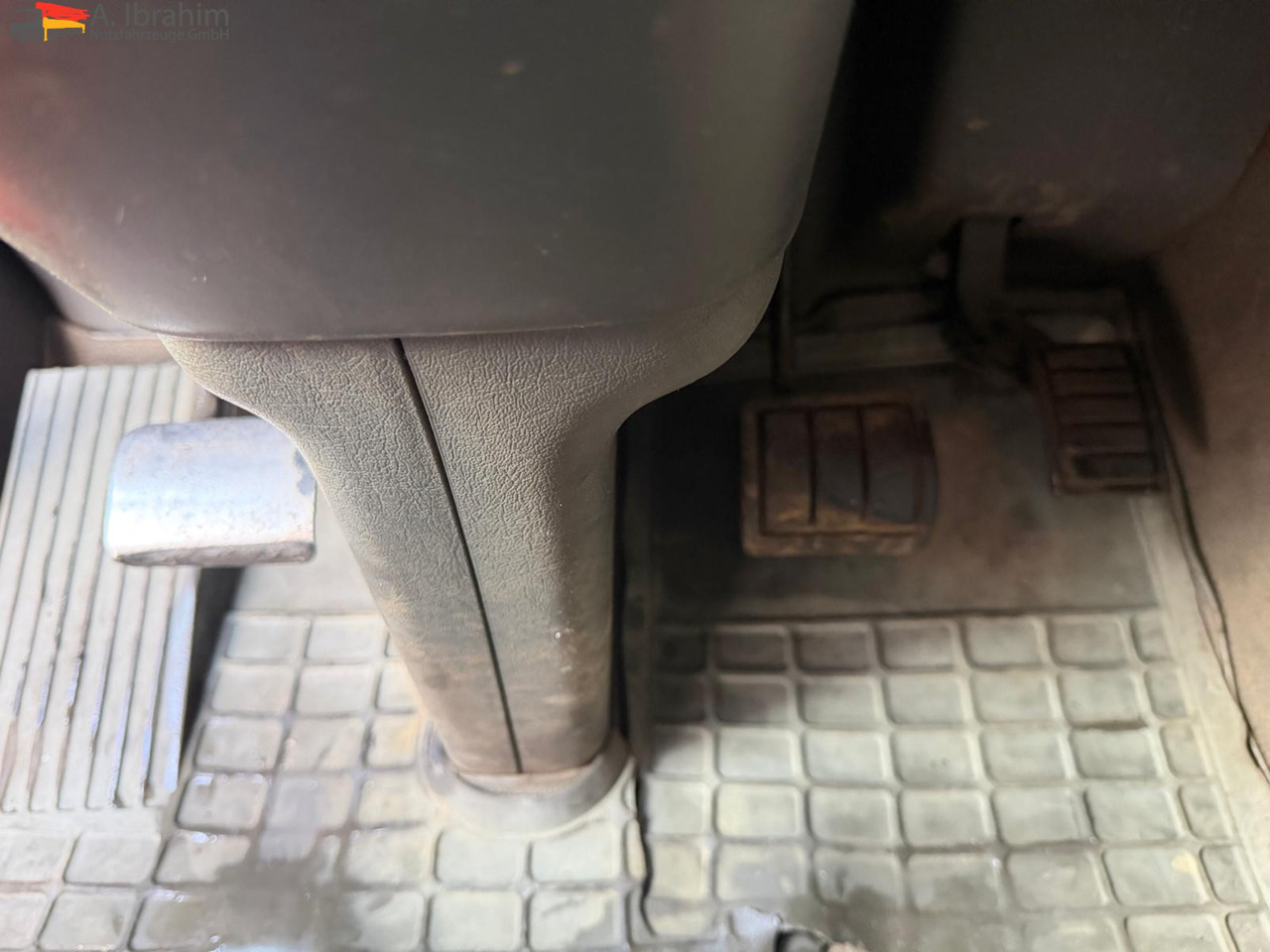 Volvo FH12-420 8x2 Fahrzeugpapiere Schweiz - Kamion sa hidrauličnom kukom: slika 2 Volvo FH12-420 8x2 Fahrzeugpapiere Schweiz - Kamion sa hidrauličnom kukom: slika 2