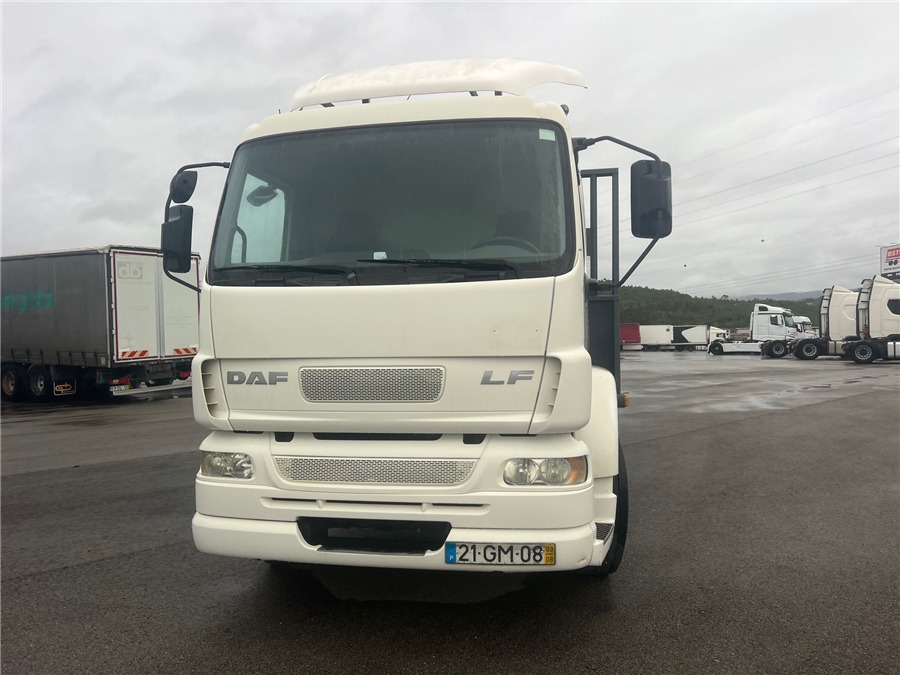 DAF LF 55.220 - Kamion sa tovarnim sandukom: slika 2 DAF LF 55.220 - Kamion sa tovarnim sandukom: slika 2