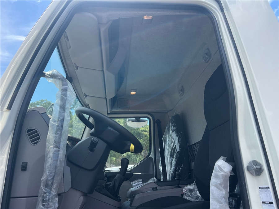 Kamion sa golom šasijom i zatvorenom kabinom DAF LF320 NEW/ONLY COC: slika 19