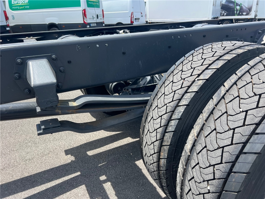 Kamion sa golom šasijom i zatvorenom kabinom DAF LF320 NEW/ONLY COC: slika 14