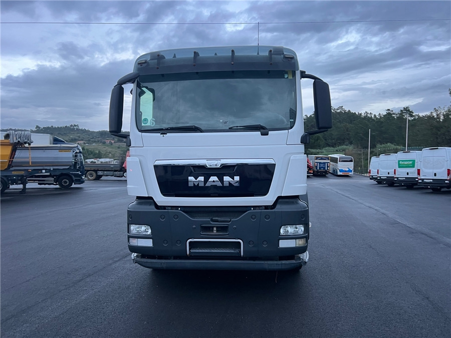 MAN TGS 28.360 BL E5 - Kamion sa golom šasijom i zatvorenom kabinom: slika 2 MAN TGS 28.360 BL E5 - Kamion sa golom šasijom i zatvorenom kabinom: slika 2