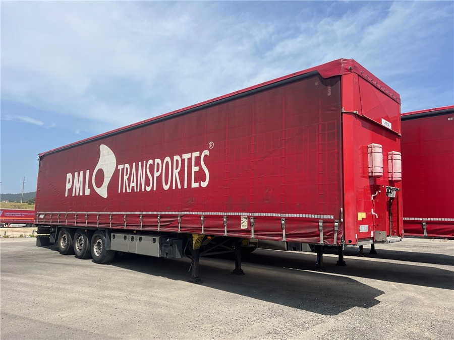 SCHMITZ CARGOBULL SCB-S3T TETO ELEVAR - Poluprikolica sa ceradom: slika 1 SCHMITZ CARGOBULL SCB-S3T TETO ELEVAR - Poluprikolica sa ceradom: slika 1