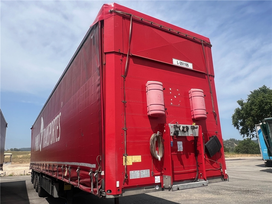 SCHMITZ CARGOBULL SCB-S3T TETO ELEVAR - Poluprikolica sa ceradom: slika 1 SCHMITZ CARGOBULL SCB-S3T TETO ELEVAR - Poluprikolica sa ceradom: slika 1