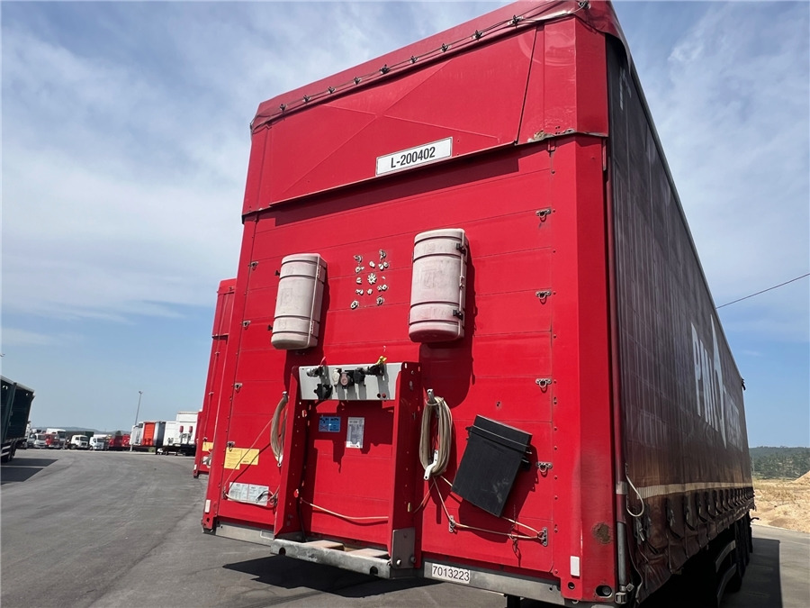 SCHMITZ CARGOBULL SCB-S3T TETO ELEVAR - Poluprikolica sa ceradom: slika 2 SCHMITZ CARGOBULL SCB-S3T TETO ELEVAR - Poluprikolica sa ceradom: slika 2