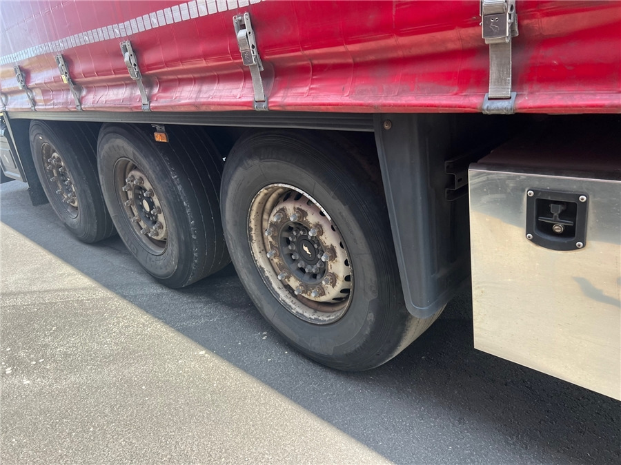 Poluprikolica sa ceradom SCHMITZ CARGOBULL SCB-S3T TETO ELEVAR: slika 8 Poluprikolica sa ceradom SCHMITZ CARGOBULL SCB-S3T TETO ELEVAR: slika 8