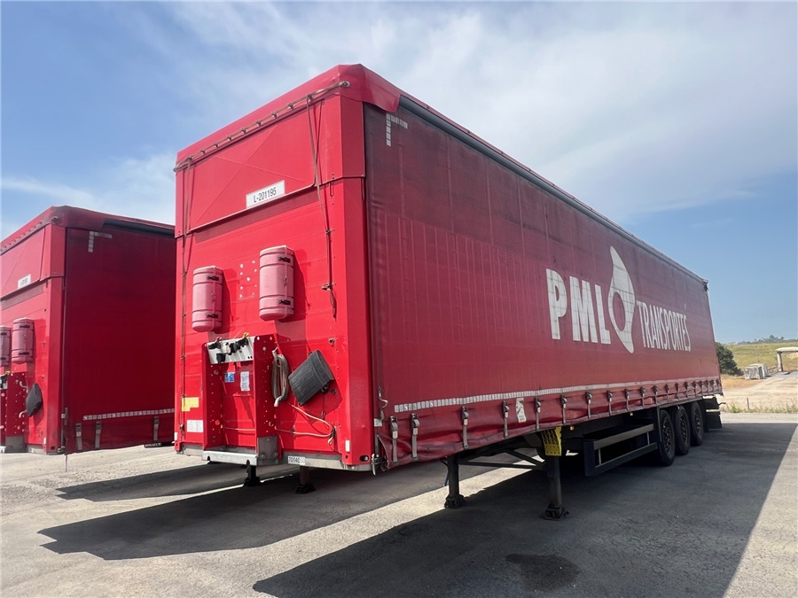 SCHMITZ CARGOBULL SCB-S3T TETO ELEVAR - Poluprikolica sa ceradom: slika 2 SCHMITZ CARGOBULL SCB-S3T TETO ELEVAR - Poluprikolica sa ceradom: slika 2