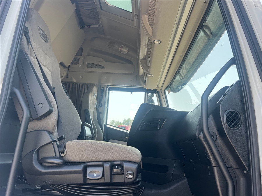 Tegljač Iveco AS440S46T/P: slika 11