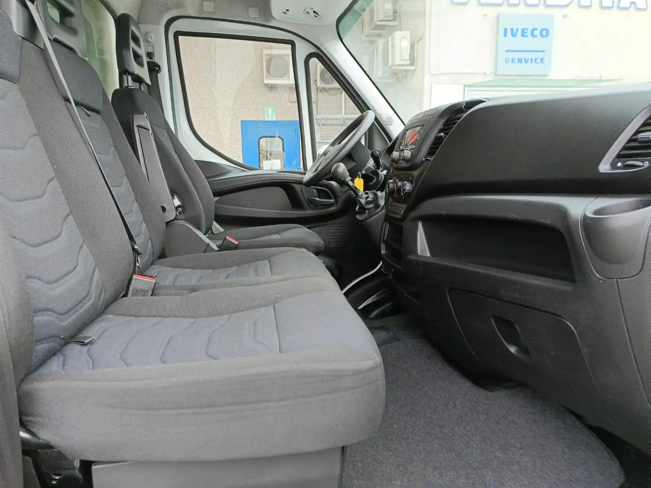 Dostavno vozilo IVECO DAILY 35C14: slika 8