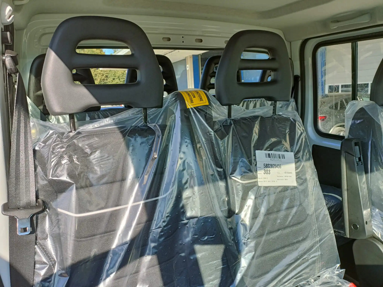 Dostavno vozilo IVECO DAILY 35C16 DOPPIA CABINA 7 POSTI: slika 12 Dostavno vozilo IVECO DAILY 35C16 DOPPIA CABINA 7 POSTI: slika 12