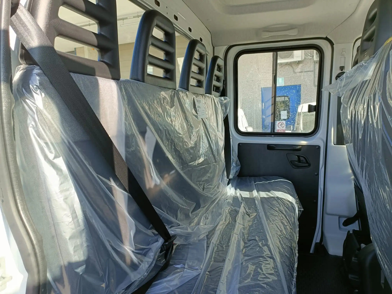 Dostavno vozilo IVECO DAILY 35C16 DOPPIA CABINA 7 POSTI: slika 10 Dostavno vozilo IVECO DAILY 35C16 DOPPIA CABINA 7 POSTI: slika 10