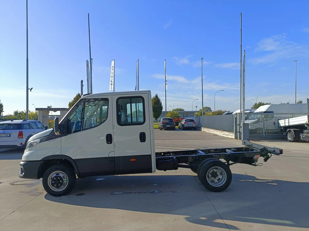 Dostavno vozilo IVECO DAILY 35C16 DOPPIA CABINA 7 POSTI: slika 6 Dostavno vozilo IVECO DAILY 35C16 DOPPIA CABINA 7 POSTI: slika 6