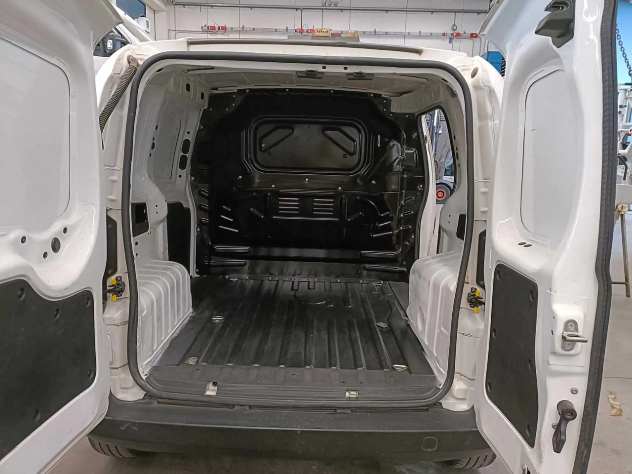 FIAT FIORINO SX - Furgon: slika 4 FIAT FIORINO SX - Furgon: slika 4