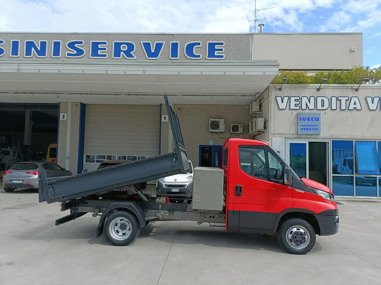 IVECO DAILY 35C12 RIBALTABILE - Dostavno vozilo kiper: slika 3 IVECO DAILY 35C12 RIBALTABILE - Dostavno vozilo kiper: slika 3