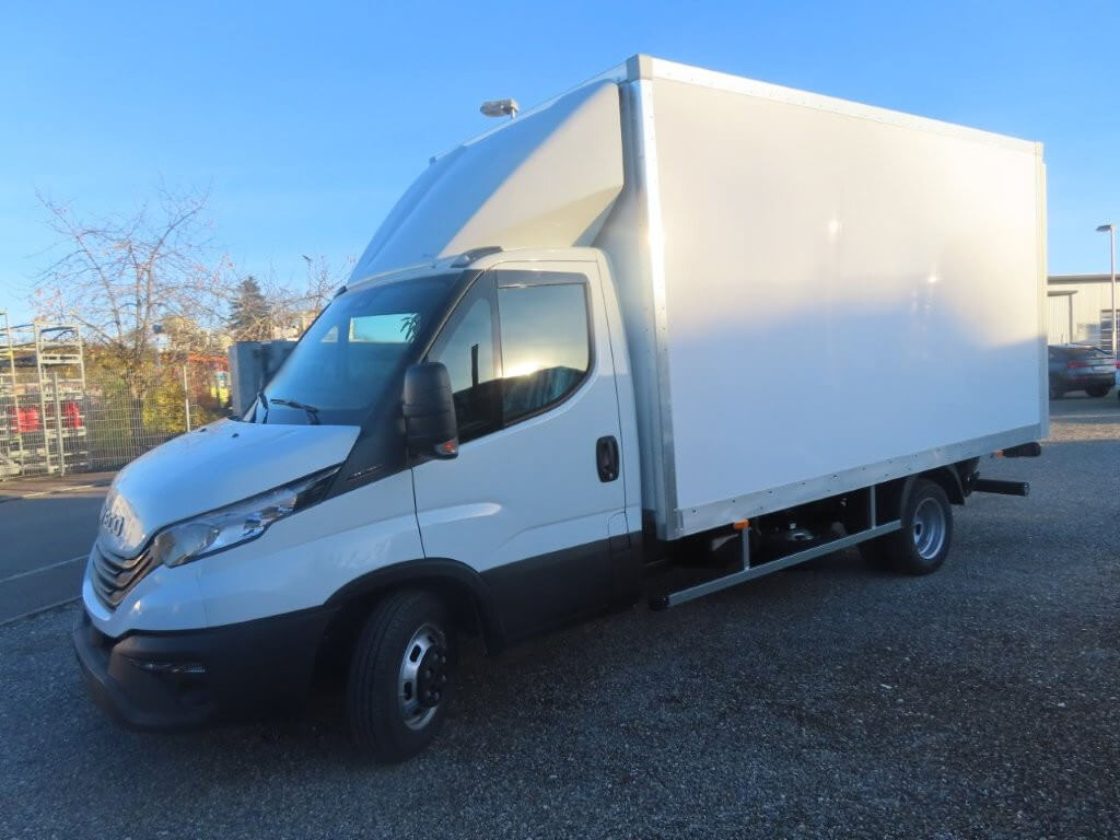 IVECO DAILY 35C16 3000 cc KM 0 - Dostavno vozilo sa zatvorenim sandukom: slika 1 IVECO DAILY 35C16 3000 cc KM 0 - Dostavno vozilo sa zatvorenim sandukom: slika 1