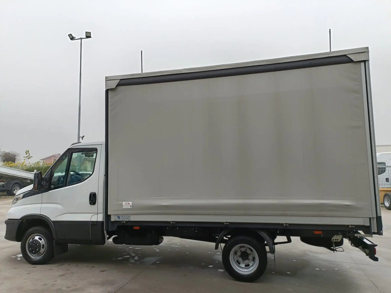 IVECO DAILY 35C16 3000 cc KM 0 - Dostavno vozilo sa ceradom: slika 3 IVECO DAILY 35C16 3000 cc KM 0 - Dostavno vozilo sa ceradom: slika 3