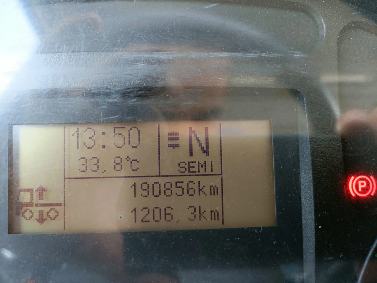 IVECO EUROCARGO 120E19P - Kamion sa golom šasijom i zatvorenom kabinom: slika 4 IVECO EUROCARGO 120E19P - Kamion sa golom šasijom i zatvorenom kabinom: slika 4