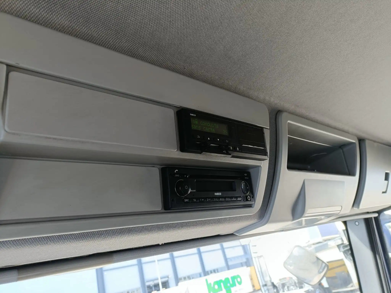 IVECO EUROCARGO 160E25P - Kamion sa golom šasijom i zatvorenom kabinom: slika 5 IVECO EUROCARGO 160E25P - Kamion sa golom šasijom i zatvorenom kabinom: slika 5