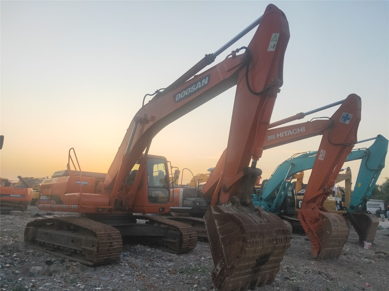 Doosan DH300LC-7 - Bager guseničar: slika 1 Doosan DH300LC-7 - Bager guseničar: slika 1