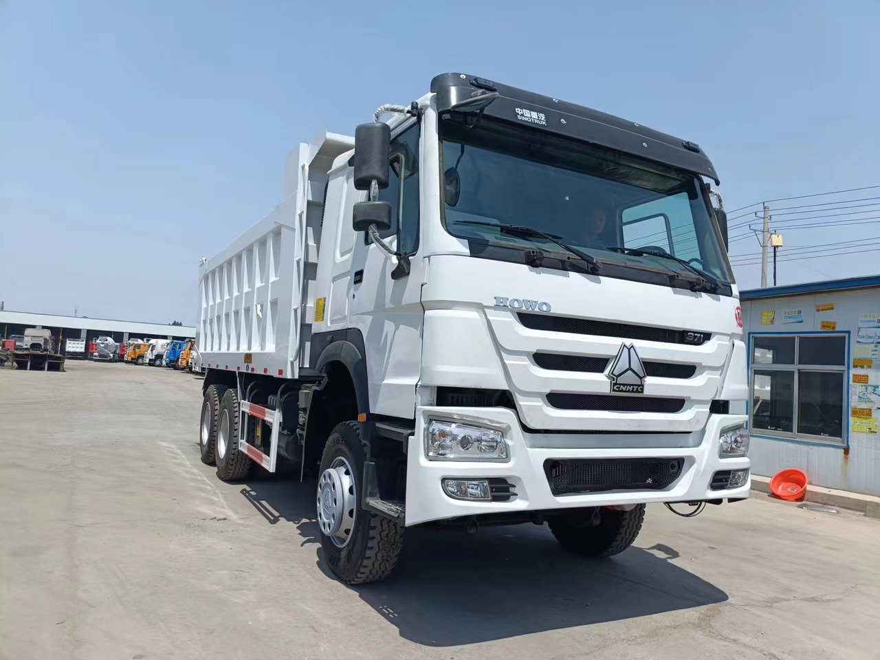 HOWO 371 6X4 - Istovarivač: slika 1 HOWO 371 6X4 - Istovarivač: slika 1