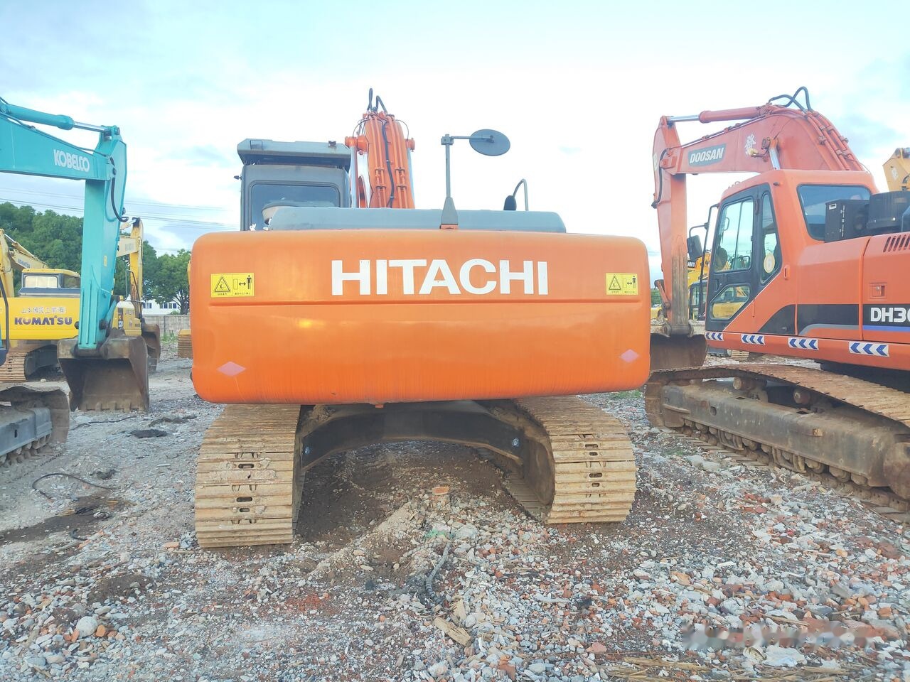 Hitachi ZX210 - Bager guseničar: slika 2 Hitachi ZX210 - Bager guseničar: slika 2