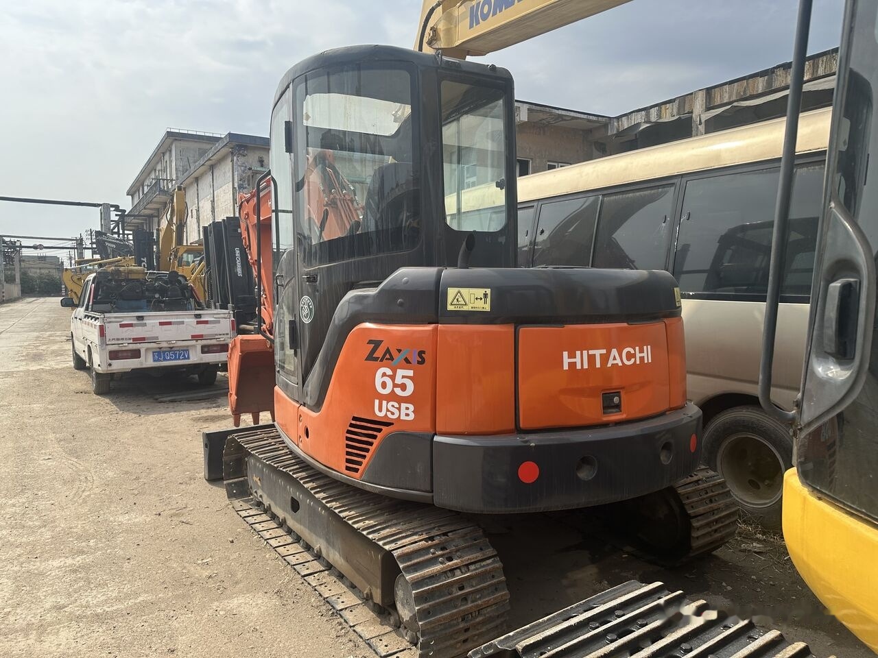 Hitachi ZX65 - Mini bager: slika 1 Hitachi ZX65 - Mini bager: slika 1