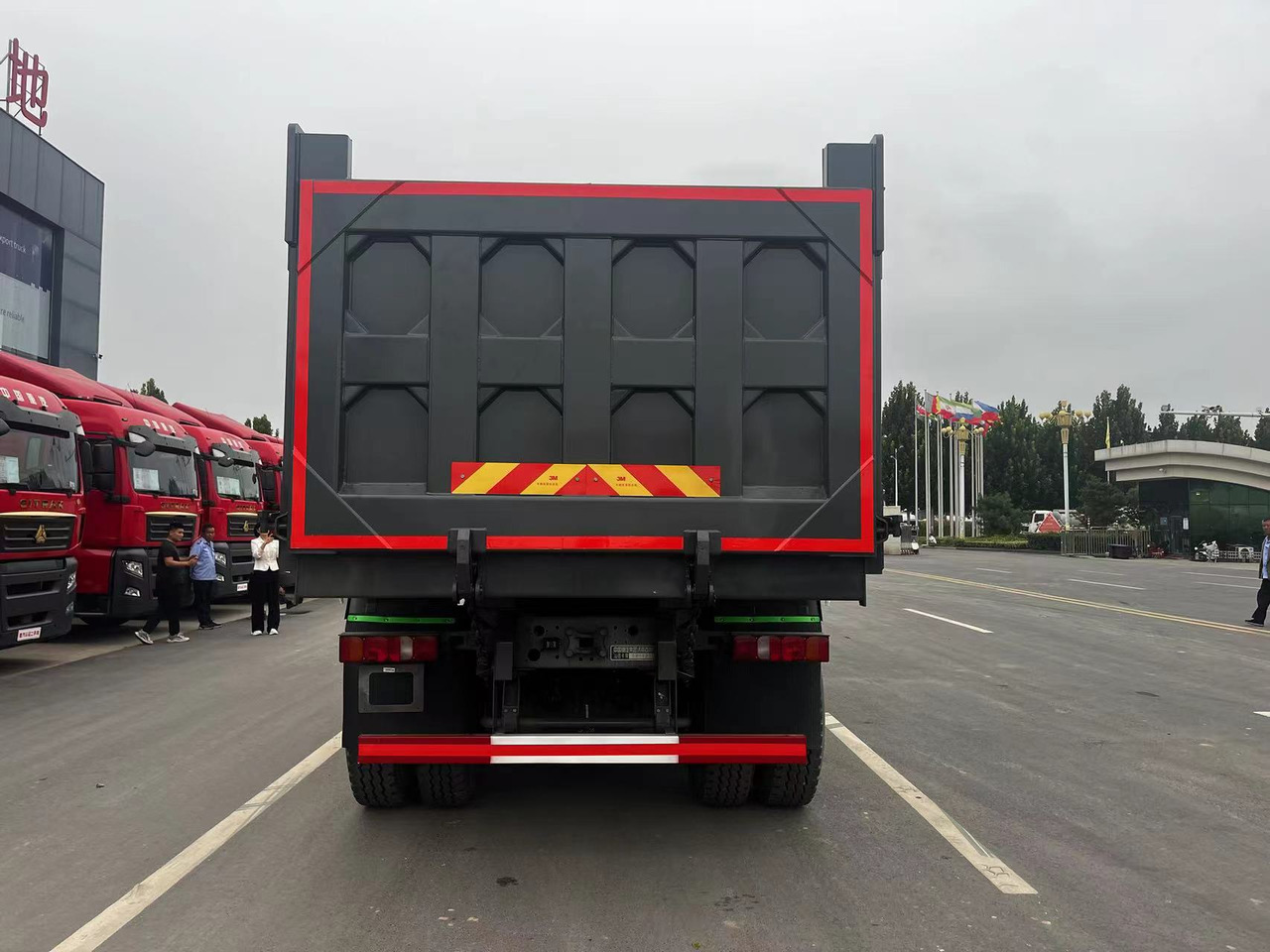 Howo G7W 6X4 Dump Truck - Istovarivač: slika 5 Howo G7W 6X4 Dump Truck - Istovarivač: slika 5