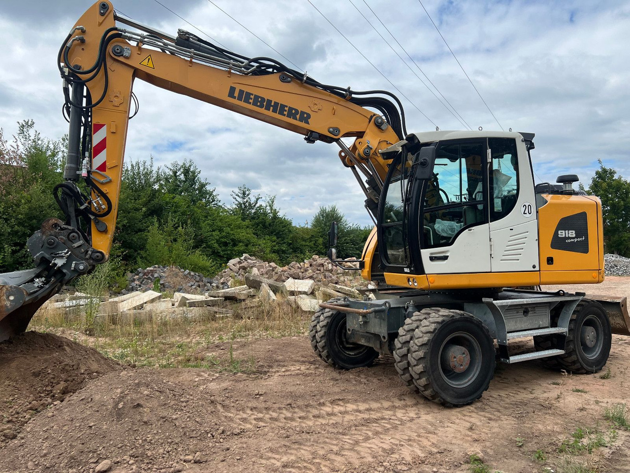 Liebherr A 918 Compact Likufix SW 48 - Bager točkaš: slika 1 Liebherr A 918 Compact Likufix SW 48 - Bager točkaš: slika 1