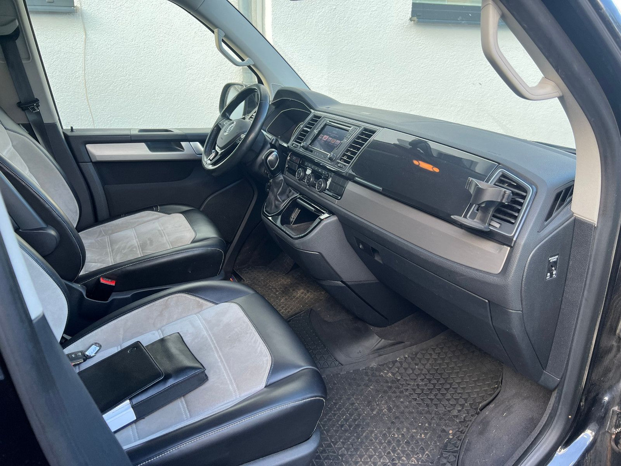 Volkswagen T6 Multivan - Putnički kombi: slika 2 Volkswagen T6 Multivan - Putnički kombi: slika 2