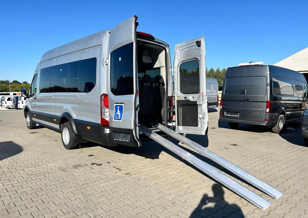 Novu Minibus, Putnički kombi Ford Transit: slika 18