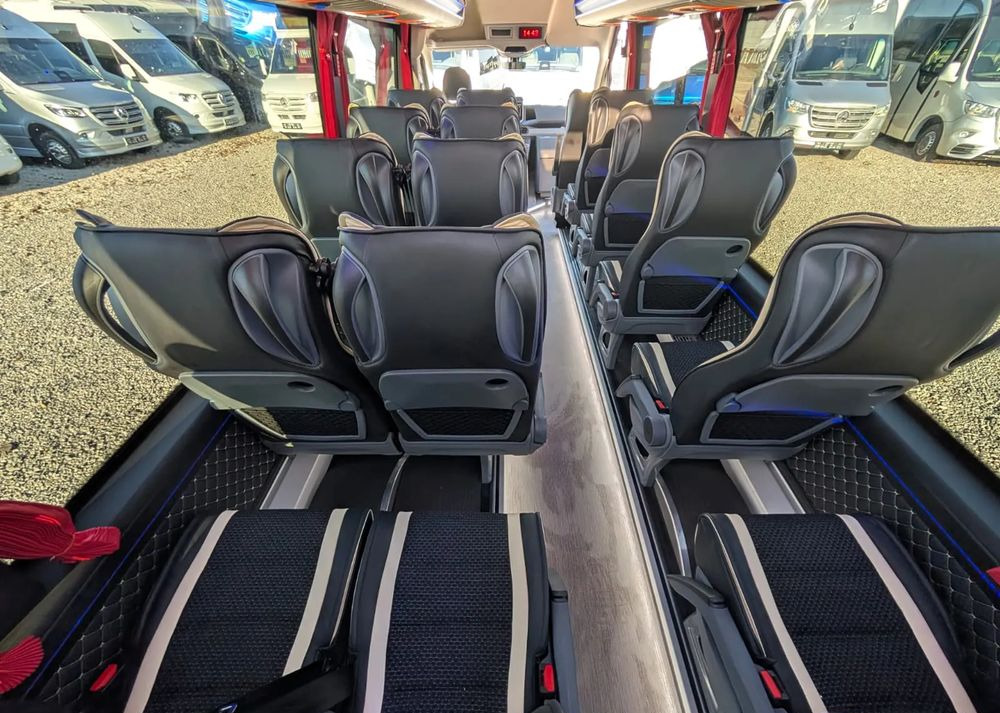 Novu Minibus, Putnički kombi MAN TGE 5.160: slika 23