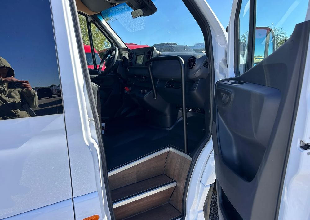 Novu Minibus, Putnički kombi Mercedes-Benz Sprinter 519: slika 11 Novu Minibus, Putnički kombi Mercedes-Benz Sprinter 519: slika 11