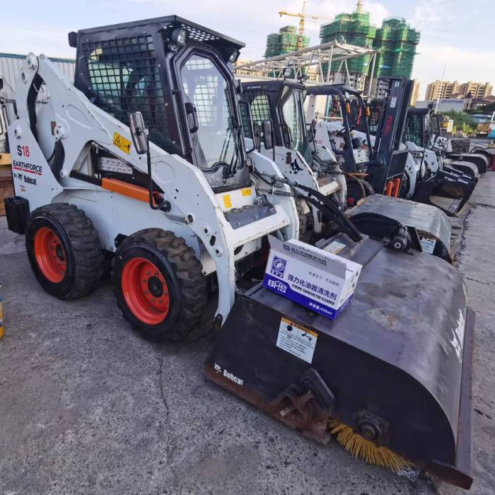 BOBCAT S18 - Mini utovarivač: slika 1 BOBCAT S18 - Mini utovarivač: slika 1